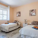 בקתה Beachside House פואנגירולה